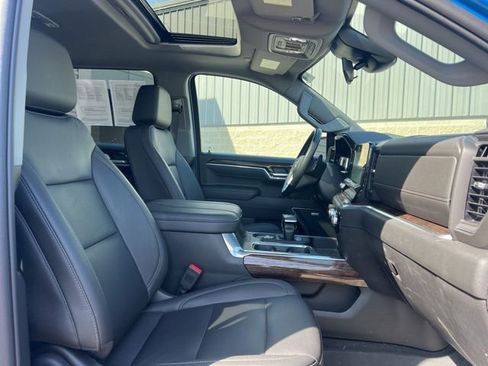 Used 2023 GMC Sierra 1500 Elevation w/ Elevation Premium Package AWD/4WD image 11