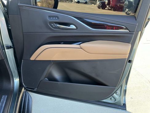 Certified 2024 Cadillac Escalade Premium Luxury image 23