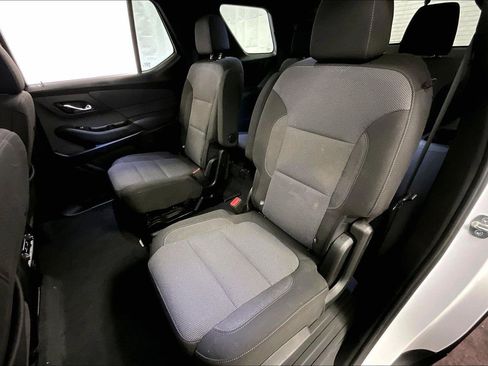 Used 2023 Chevrolet Traverse LT image 25