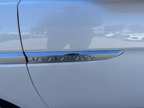 Used 2019 Lincoln Continental Reserve image 12
