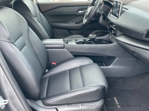 Used 2023 Nissan Rogue SV w/ SV Premium B Package FWD image 8