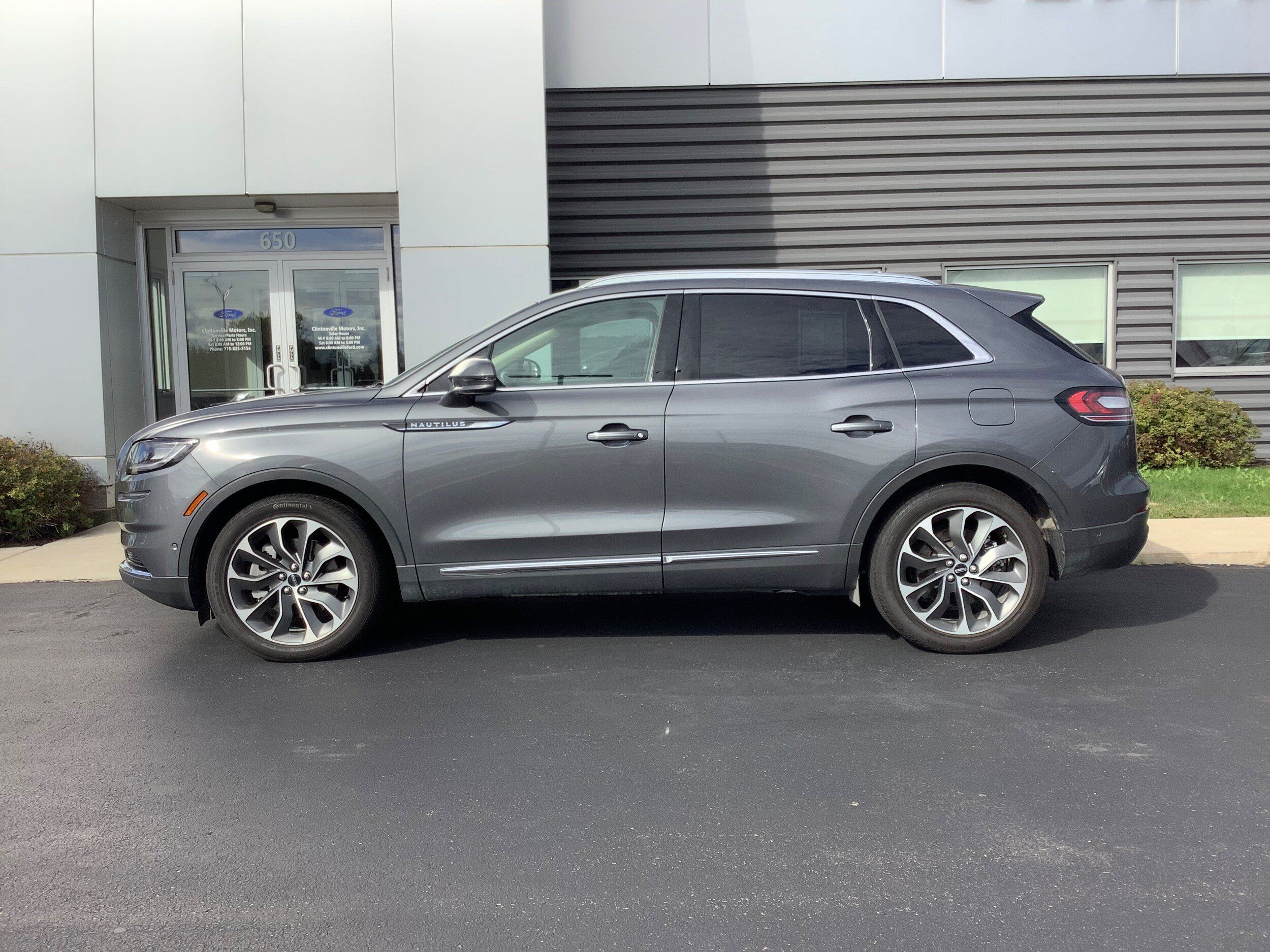 Used 2023 Lincoln Nautilus Reserve w/ Equipment Group 201A AWD/4WD image 2