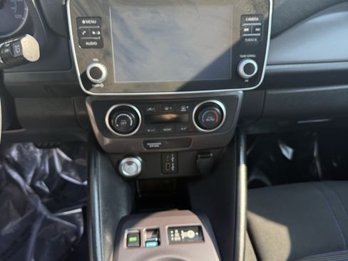 Used 2025 Nissan Leaf S FWD image 15
