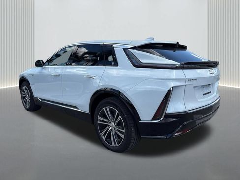 New 2026 Cadillac Lyriq Luxury RWD image 7