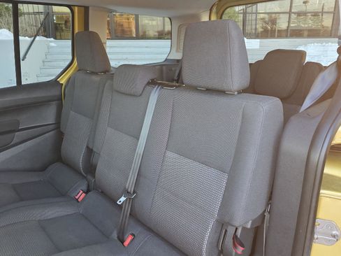Used 2017 Ford Transit Connect XL image 25