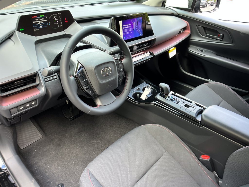 New 2027 Toyota Prius Plug-In Hybrid FWD image 10