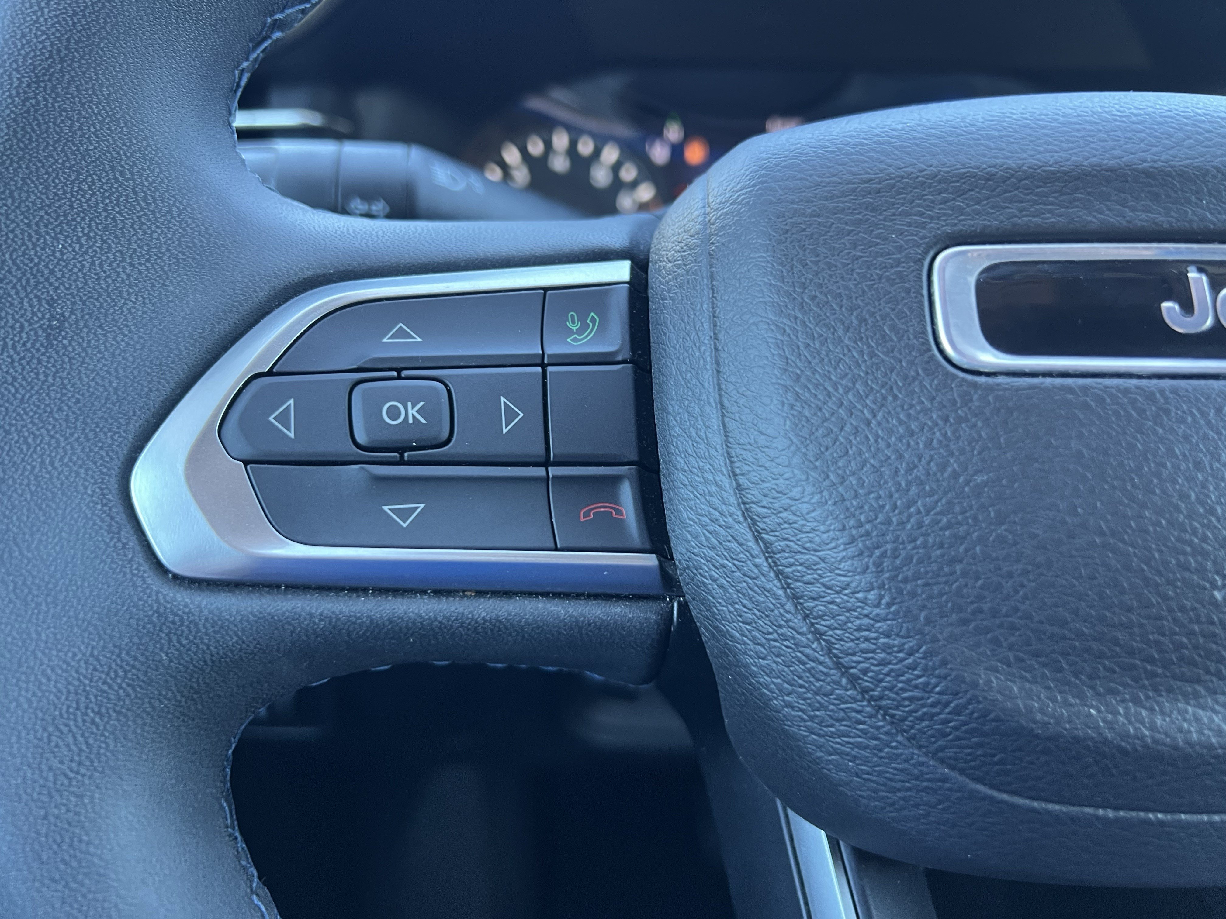 Used 2022 Jeep Compass Latitude FWD image 19