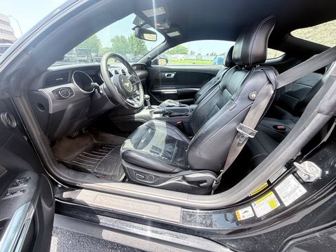 Used 2019 Ford Mustang GT RWD image 10