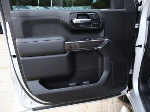 Used 2022 Chevrolet Silverado 1500 LTZ image 12