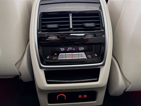 Used 2025 BMW X7 xDrive40i image 50