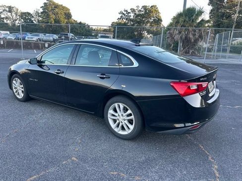 Used 2018 Chevrolet Malibu LT FWD image 3
