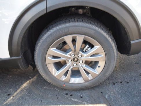 New 2026 Ford Explorer Active w/ Active Comfort Package image 4