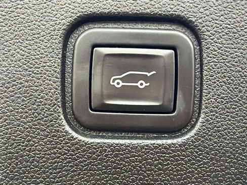 Used 2024 Chevrolet Blazer EV LT AWD/4WD image 30
