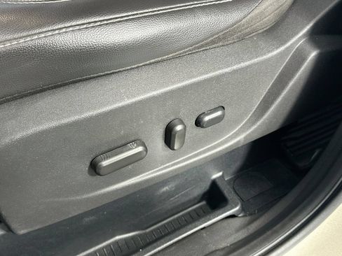 Used 2017 Ford Escape SE w/ SE Leather Comfort Package AWD/4WD image 18