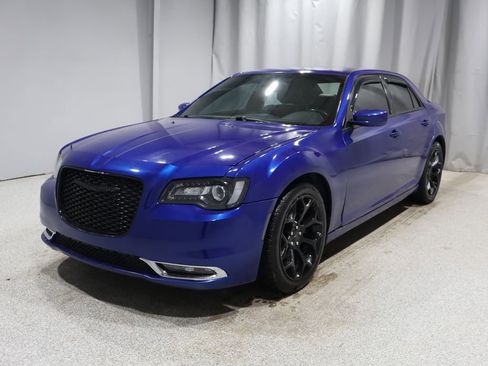 Used 2019 Chrysler 300 S image 7