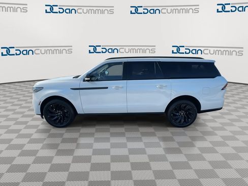 New 2026 Lincoln Navigator L Reserve w/ Jet Appearance Package AWD/4WD image 5