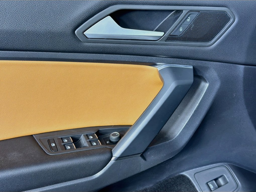 Used 2019 Volkswagen Tiguan SEL FWD image 22