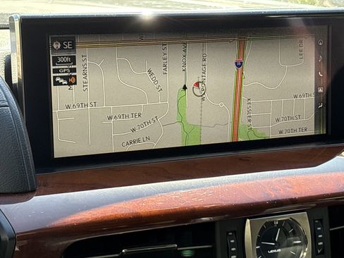 Used 2017 Lexus LX 570 4WD w/ Luxury Package image 24