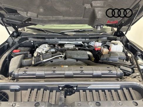 Used 2022 GMC Sierra 2500 Denali w/ Denali Black Diamond Edition image 4