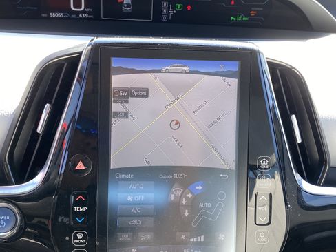 Used 2017 Toyota Prius Prime Advanced FWD image 23