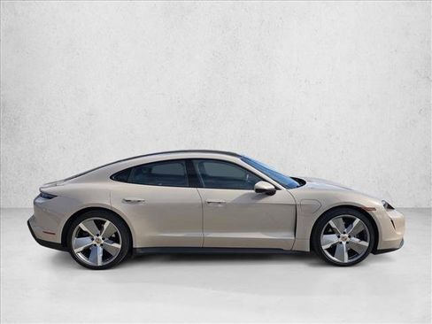 Used 2021 Porsche Taycan image 4