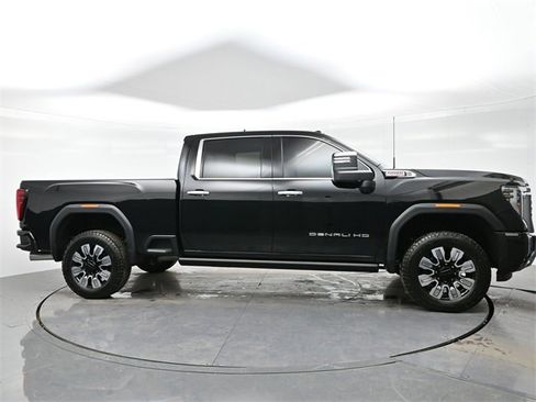 Used 2024 GMC Sierra 2500 Denali w/ Denali Reserve Package image 8
