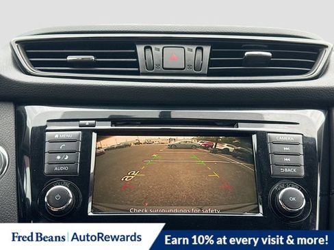Used 2018 Nissan Rogue SV AWD/4WD image 17