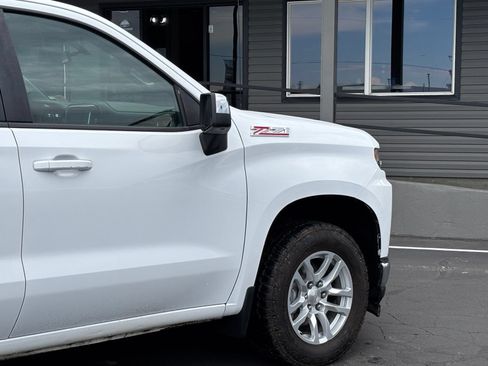 Used 2019 Chevrolet Silverado 1500 LT w/ Z71 Off-Road Package AWD/4WD image 4