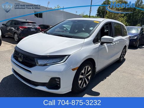 Used 2025 Honda Odyssey EX-L image 3