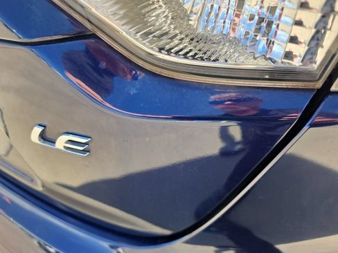 Used 2020 Toyota Corolla LE FWD image 4