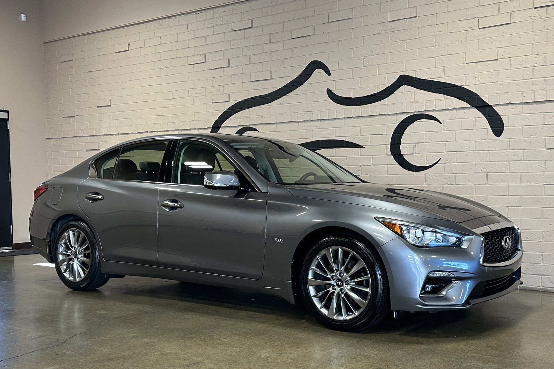 Used 2018 INFINITI Q50 Luxe w/ Essential Package (3.0T Luxe) AWD/4WD image 2