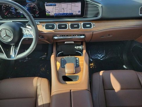Used 2025 Mercedes-Benz GLE 450e 4MATIC w/ Winter Package image 20