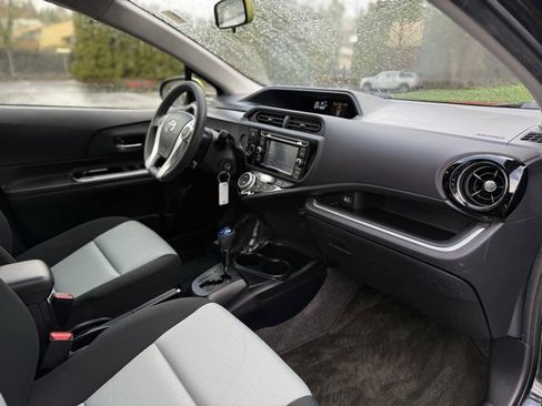 Used 2016 Toyota Prius C Four image 4