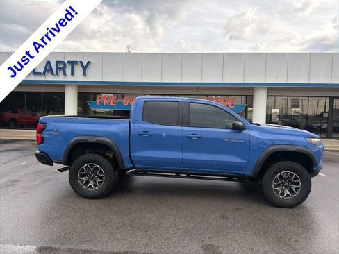 Used 2025 Chevrolet Colorado ZR2 AWD/4WD image 2