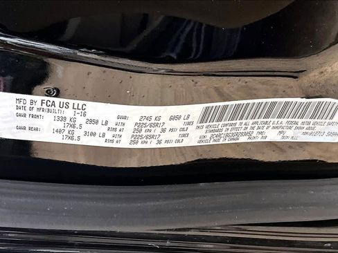 Used 2016 Chrysler Town & Country Touring image 34