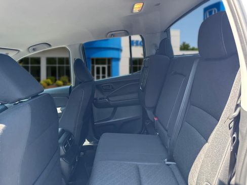 Used 2025 Honda Ridgeline Sport image 28