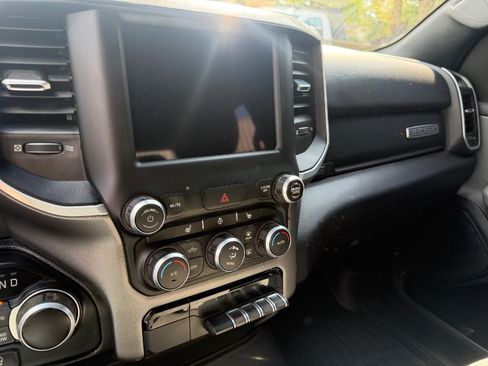 Used 2021 RAM 1500 Big Horn AWD/4WD image 3