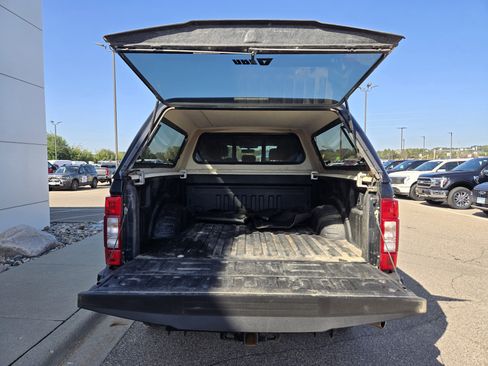 Certified 2022 Ford F350 Lariat w/ Chrome Package image 13