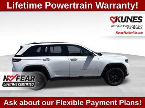 Used 2024 Jeep Grand Cherokee Altitude AWD/4WD image 11