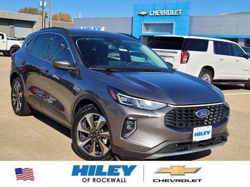 Used 2023 Ford Escape Platinum w/ Premium Technology Package image 1