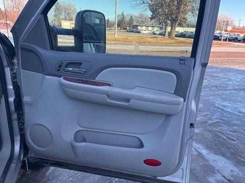 Used 2007 Chevrolet Silverado 1500 LTZ w/ EZ-Lift Tailgate Package image 20