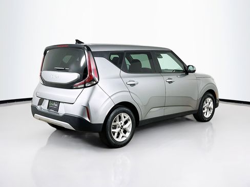 Used 2025 Kia Soul LX w/ LX Technology Package image 9