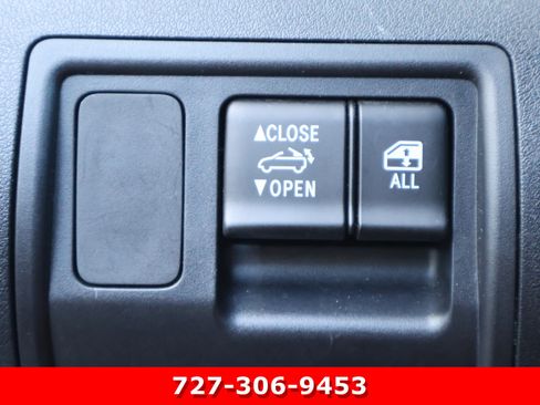 Used 2012 Lexus IS 250C w/ Luxury Pkg RWD image 20