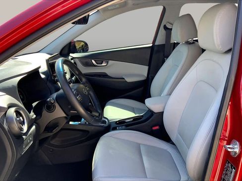 Used 2022 Hyundai Kona Limited w/ Cargo Package FWD image 8