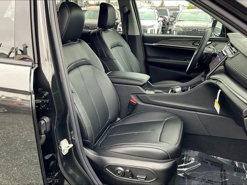 New 2024 Jeep Grand Cherokee Limited w/ Luxury Tech Group II image 26