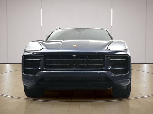 Certified 2026 Porsche Cayenne GTS AWD/4WD image 29
