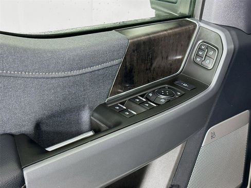 Used 2024 Ford F350 Lariat w/ Chrome Package image 18