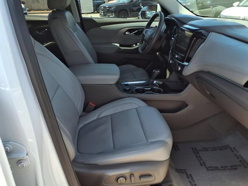 Used 2019 Chevrolet Traverse LT FWD image 23