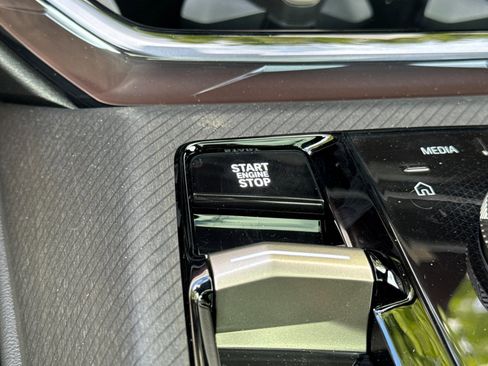 Used 2025 BMW X3 xDrive30i w/ Convenience Package image 16