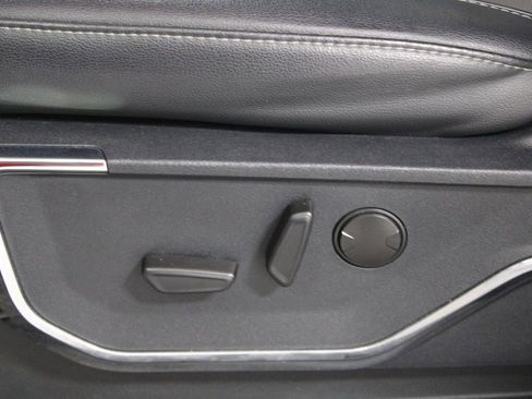 Used 2023 Ford F150 Lariat w/ Max Trailer Tow Package image 22